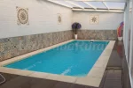 Piscina cubierta de cloración salina