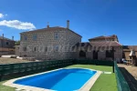 piscina con cerrado completo