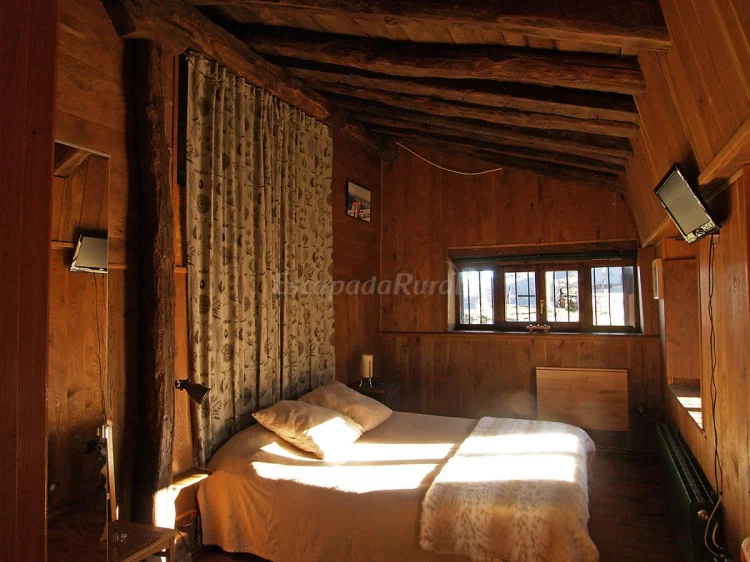 Imagen de Dormitorio principal, cama de 1.60m