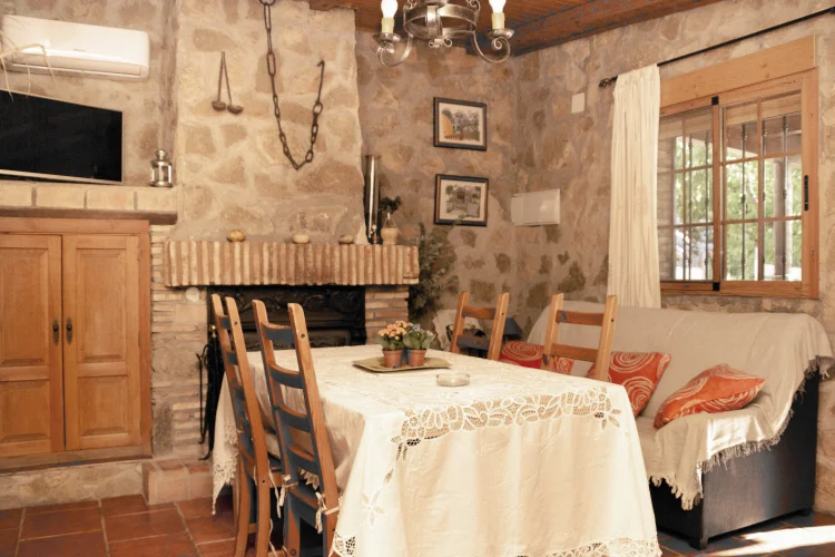 Imagen de Salón casa de piedra