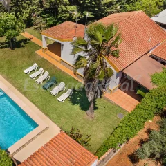 Villa La Alegría y El Cortijo Andaluz