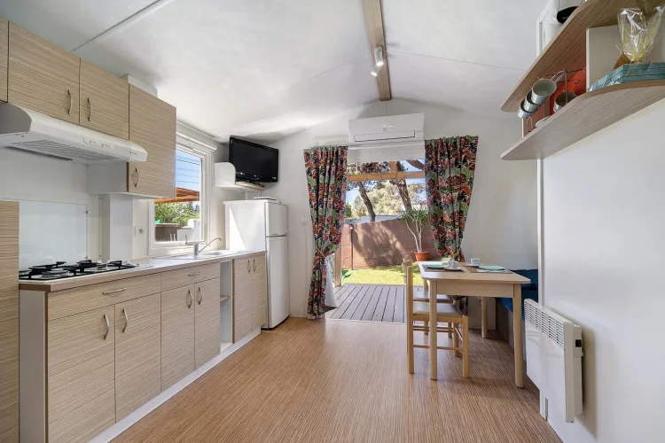 Imagen de Salón comedor/cocina con todos los utensilios necesarios