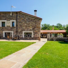 La Casa De Los Pedros