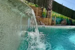 Piscina con Cascada