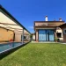 Piscina cubierta jardin
