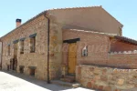 Casa rural en el entorno del Cañón de Río Lobos con piscina