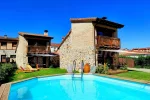 Escapada romántica con Jacuzzi en la habitación, chimenea, terraza jardín, barbacoa 