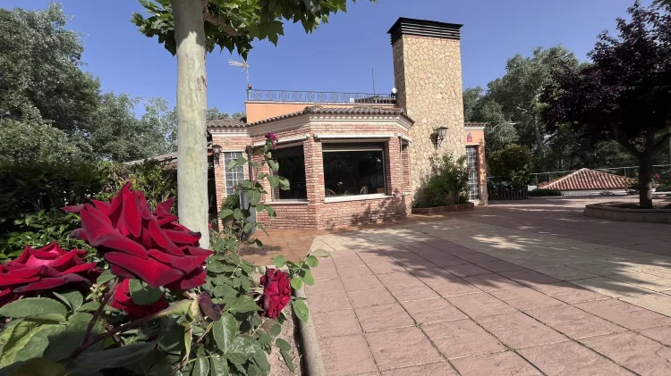 Imagen de Vistas casa desde el exterior.