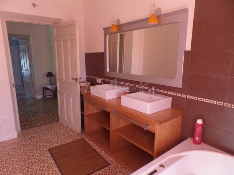 Imagen de Baño bañera hidromasaje planta alta